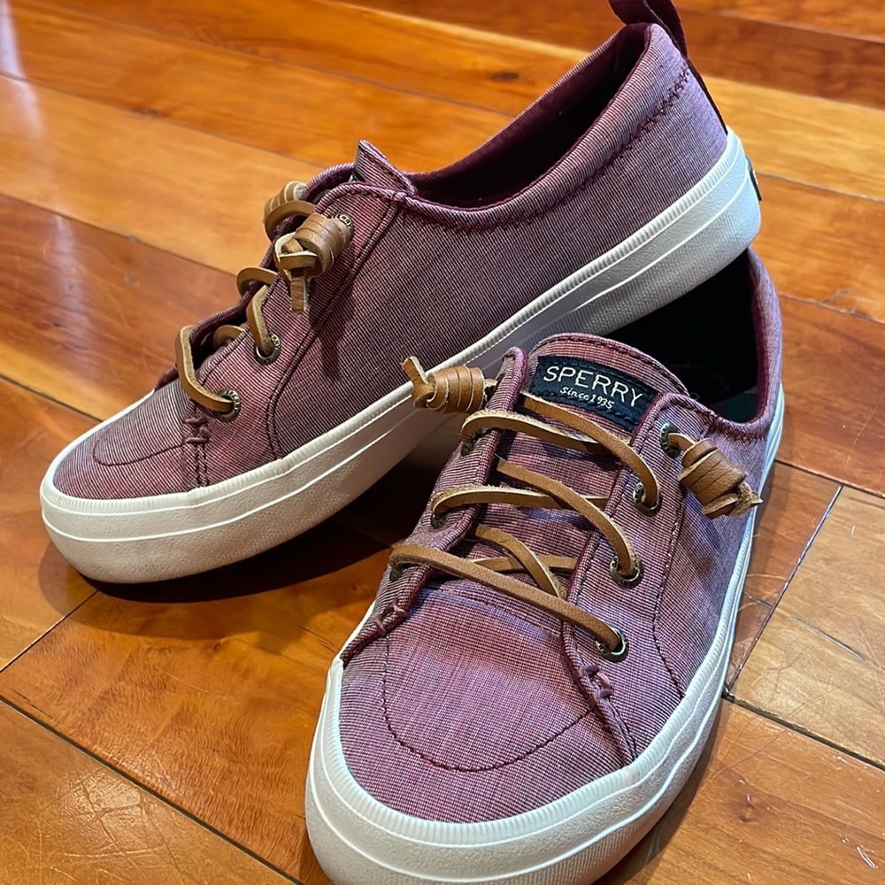 Sperry sneaks!